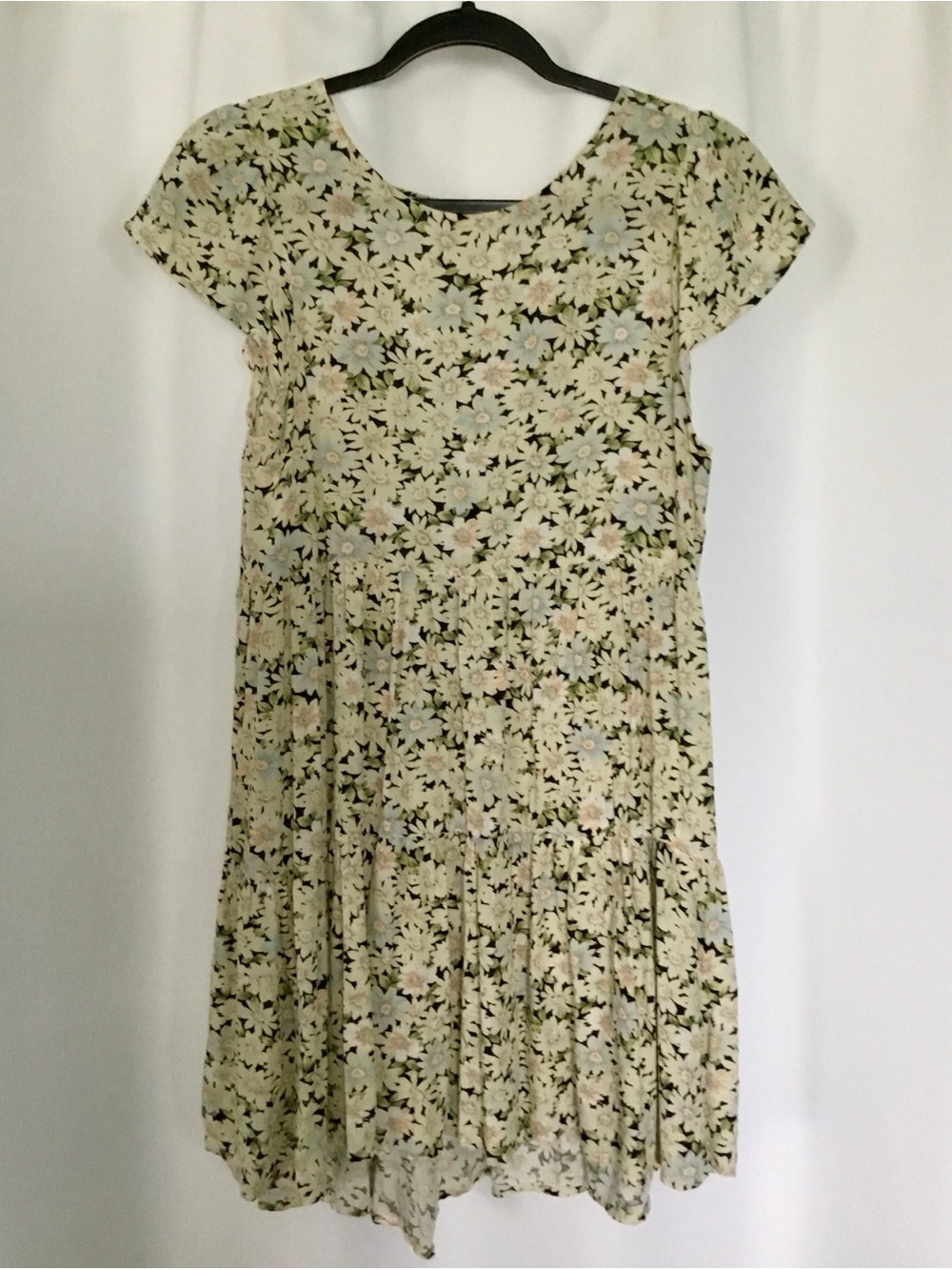 American Eagle Outfitters Cream Floral Short Sleeve Dress. NWT